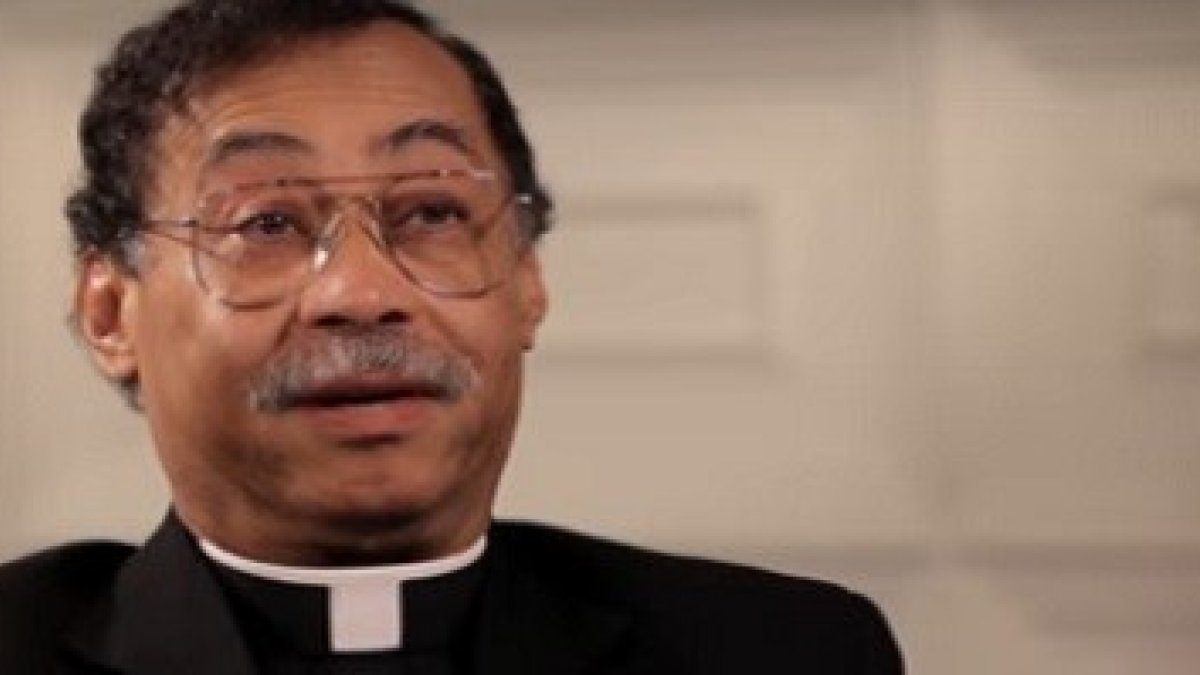 Roy Campbell se ordenó sacerdote con 59 años y diez años después es obispo en Washington