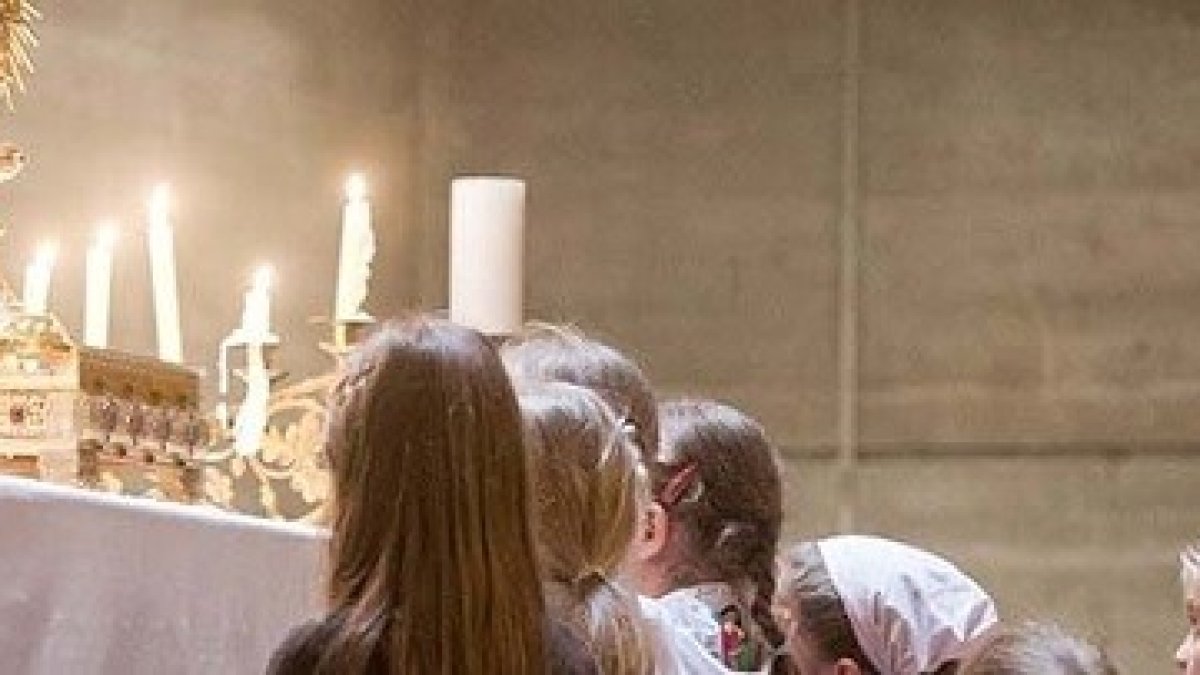 La experiencia en Francia habla de los beneficios de la adoración al Santísimo por parte de los niños