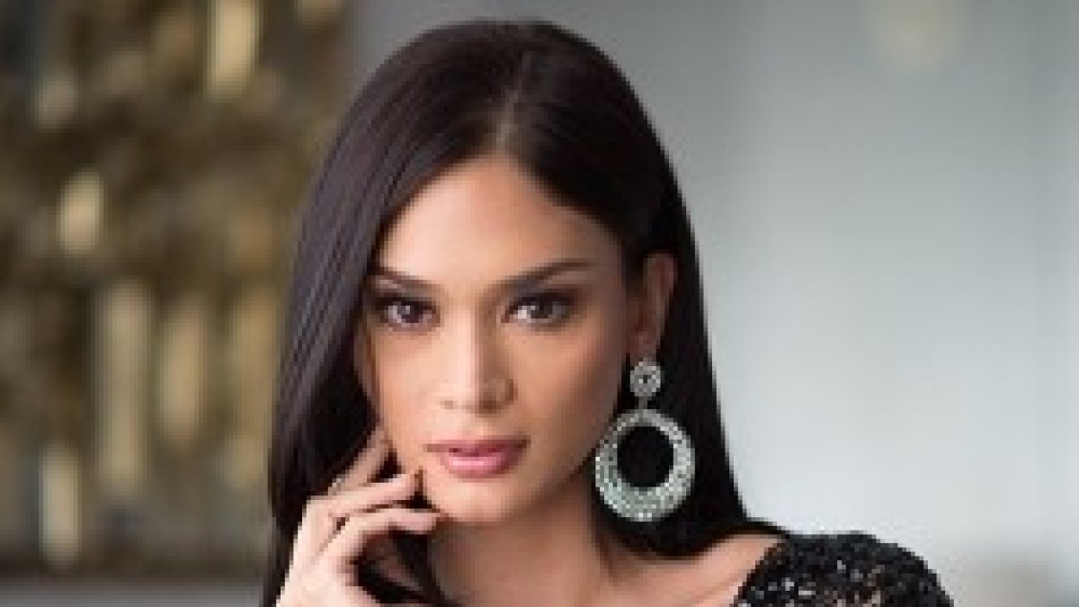 Pia Wurtzbach, Miss Universo 2015, actriz y modelo filipina que colabora con Cáritas