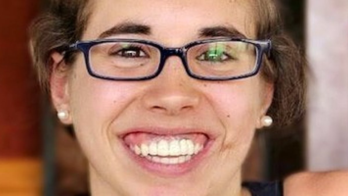 La fe ha permitido a Covadonga dejar en manos de Dios las razones de todo lo que perdió en el accidente: sus amigos, su pierna, cuatro meses de juventud...