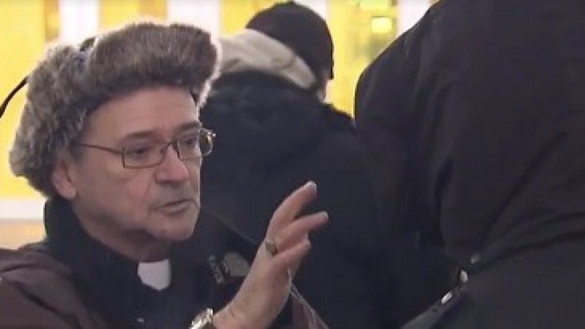 Claude Paradis fue ayudado por el que ahora es el arzobispo de Montreal