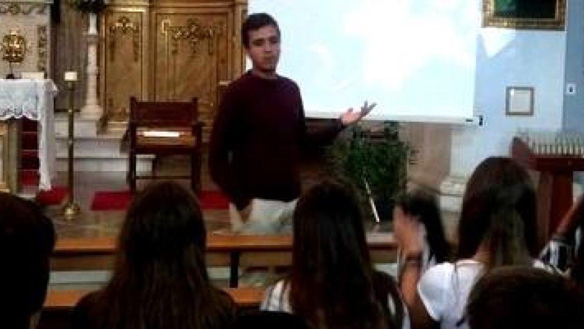 Una presentación al estilo LifeTeen con jóvenes de un pueblo de Gerona...