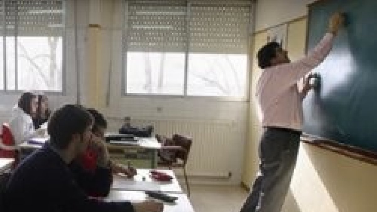 Los gobiernos autonómicos laicistas intentan reducir al máximo la clase de Religión