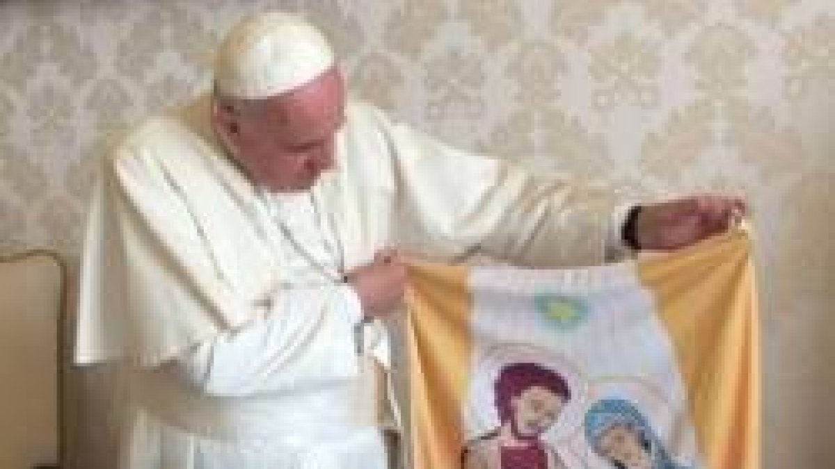 Las balconeras con la imagen de la Sagrada Familia ayudan a visibilizar la Navidad cristiana