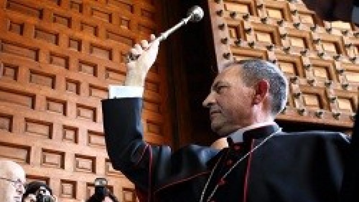 Monseñor Abilio, tras ser ordenado obispo en la catedral del Burgo de Osma