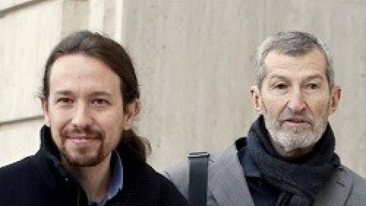 José Julio Rodríguez (dcha) quiere eliminar una de las figuras más queridas dentro del Ejército