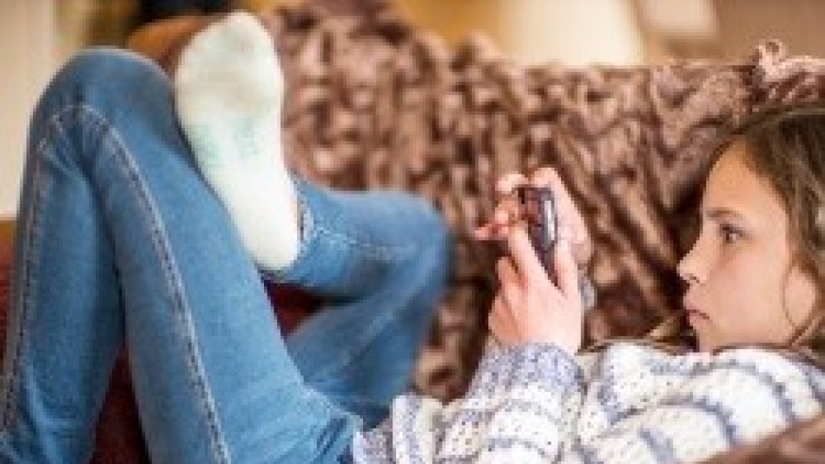 La adicción a las pantallas empieza en la infancia si los padres no la frenan