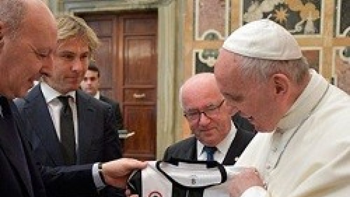 El Papa instó a los futbolistas a ser ejemplo para los demás