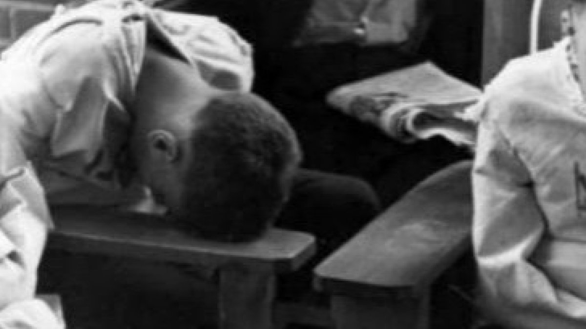 Este sacerdote visita a diario a personas internadas en un psiquiátrico