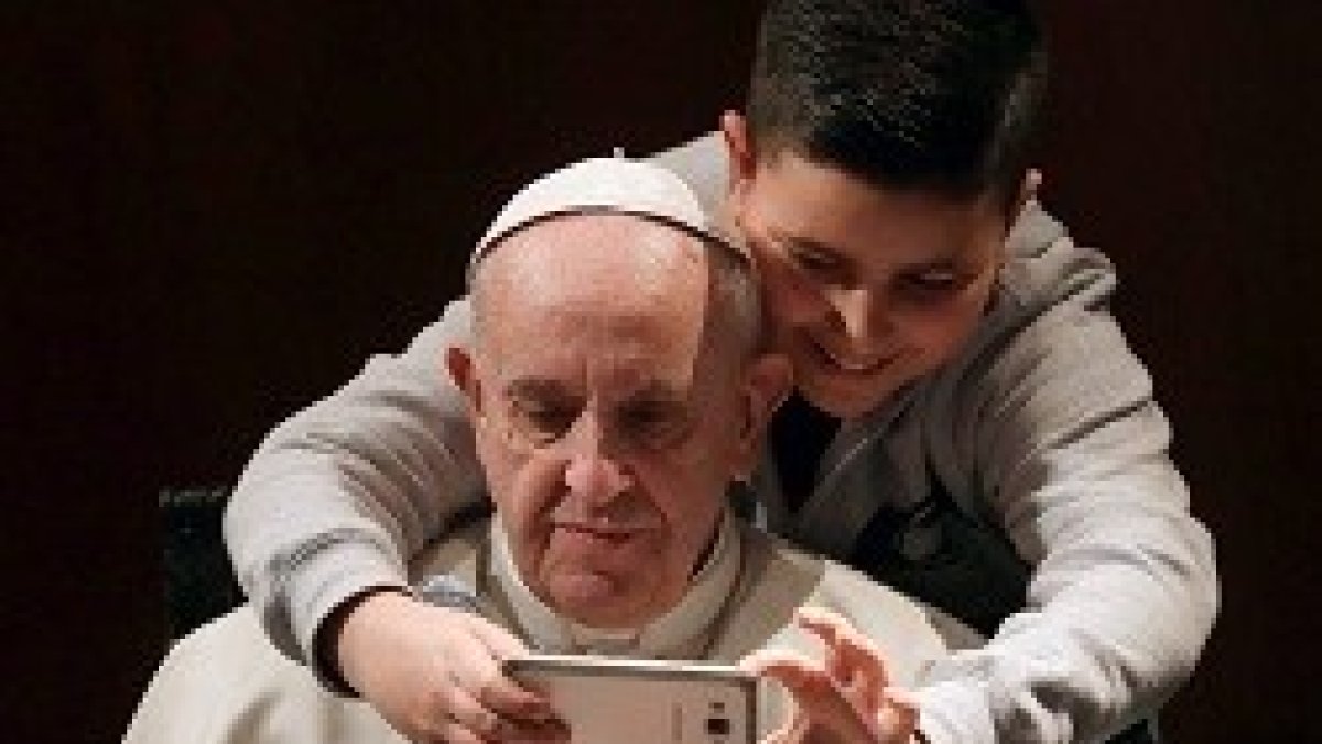 El Papa ha querido hablar con los niños y jóvenes de la parroquia
