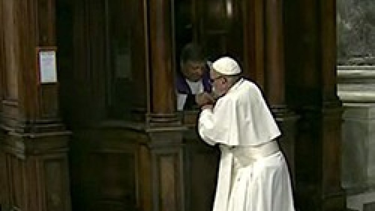 El Papa da 3 consejos a los confesores: oración, discernimiento y evangelización