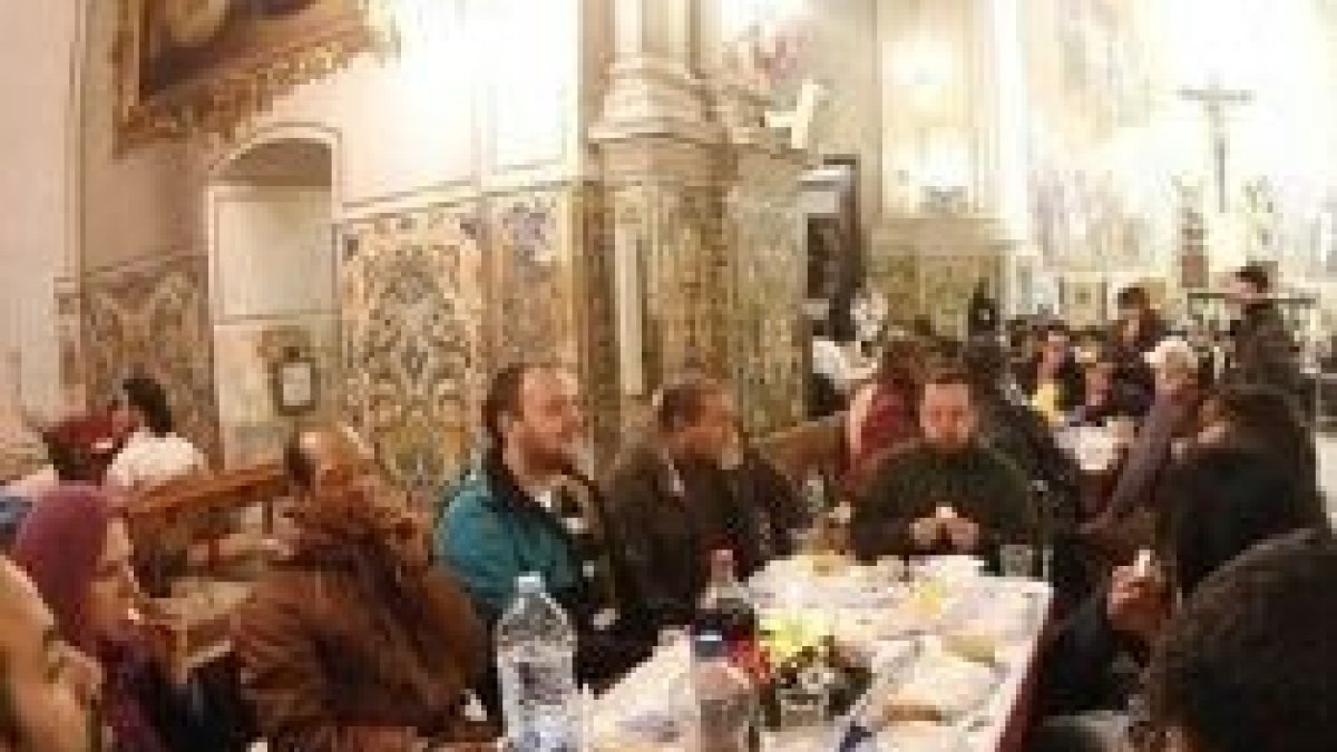 Cena de Navidad para personas sin hogar en San Miguel y San Sebastián, en Valencia