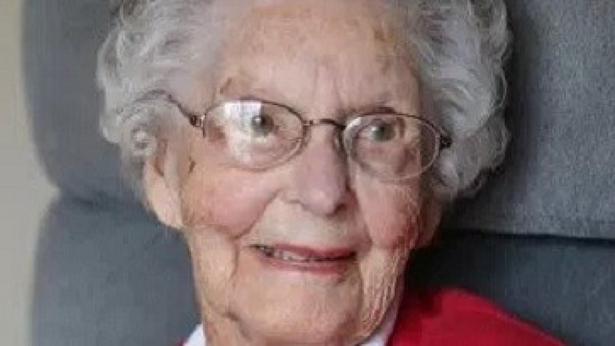 Carla decidió recibir los tres sacramentos con casi un siglo de vida