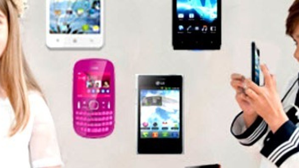 Regalar móviles a niños es peligroso y es difícil tener un control real de los peligros a los que se exponen