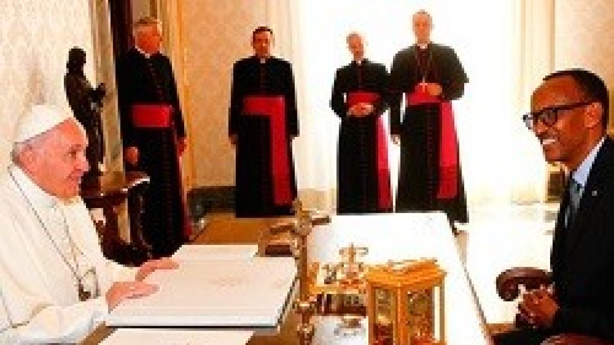 El Papa se reunió en el Vaticano con Paul Kagame, presidente de Ruanda