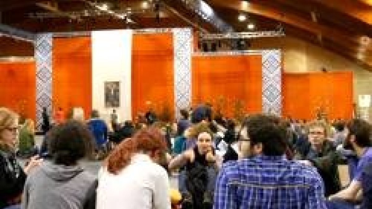Jóvenes en el encuentro de oración de Taizé en Riga