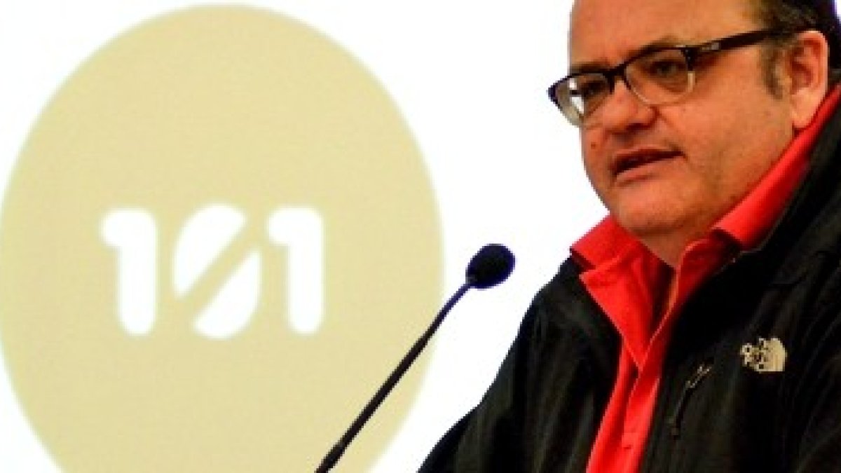 Gustavo Entrala, de 101, es el creador del Twitter del Papa, que siguen hoy 30 millones de personas