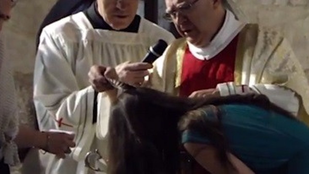 Yamuna recibió el Bautizo, la Comunión y la Confirmación a los 26 años