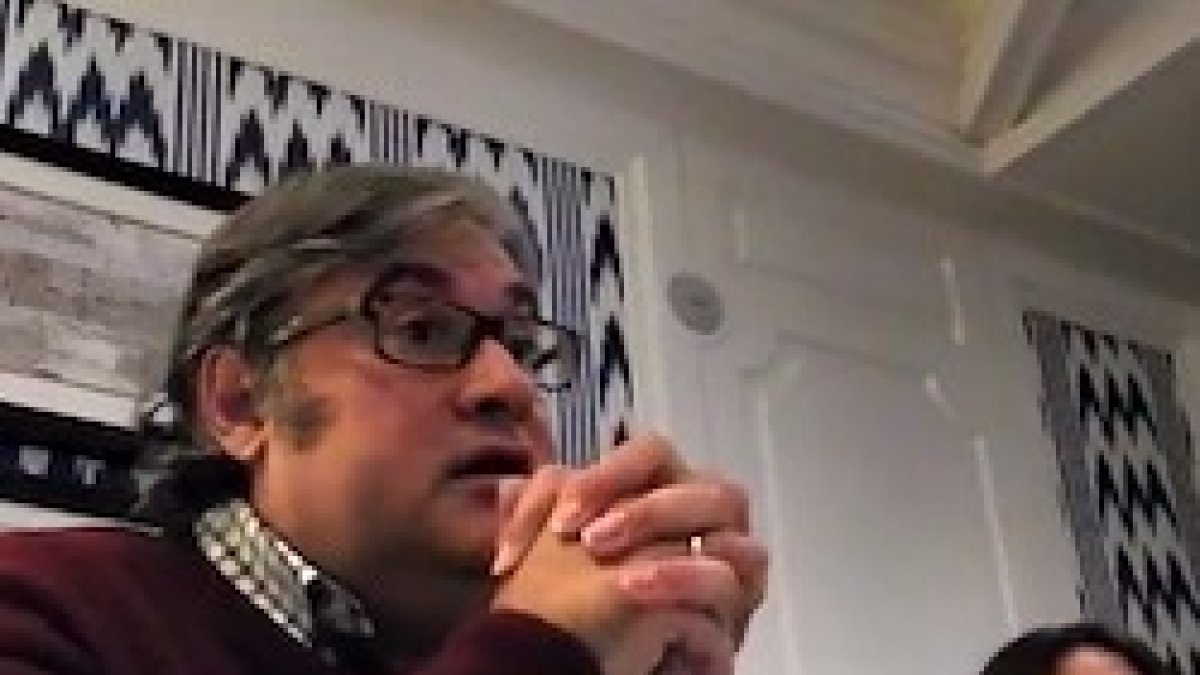 Juan Manuel de Prada, durante una tertulia de presentación de su última novela.