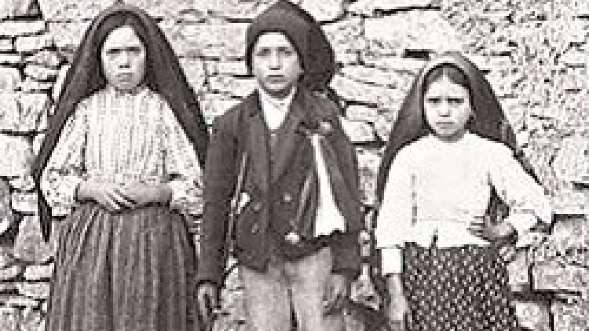 De izquierda a derecha, Lucía, Francisco y Jacinta