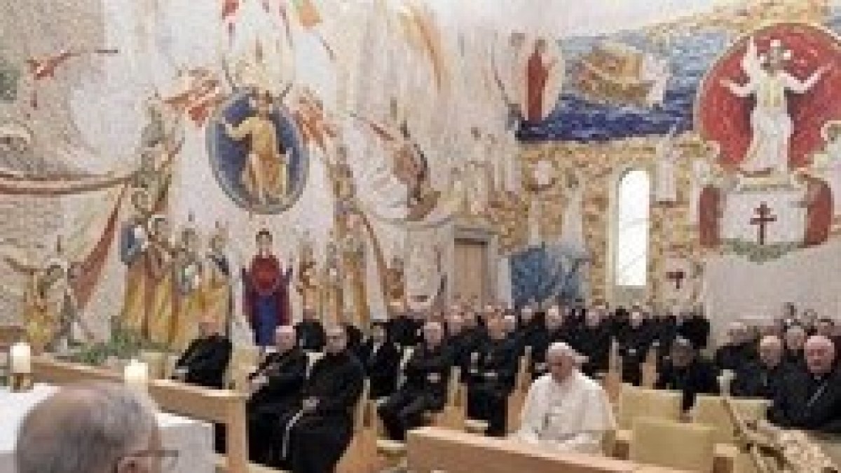 Raniero Cantalamessa en sus charlas de los viernes de cuaresma a la Curia