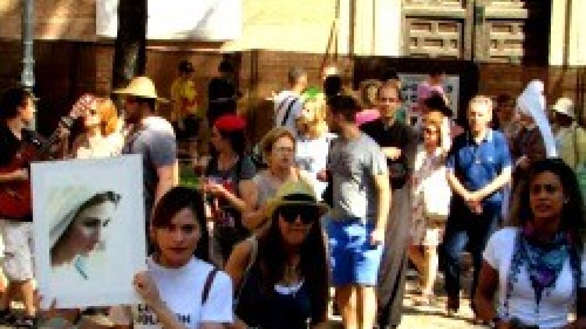 Arde Complutum incluye formación, oración, fraternidad... y siempre evangelización callejera