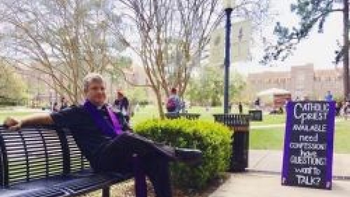 El padre Tim en la Florida State University