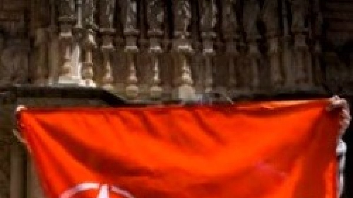 El grupo antisistema Arran ante el santuario de Montserrat... declaran su voluntad de profanar los espacios sagrados