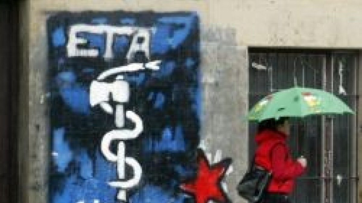 Una pintada de la banda terrorista ETA en el País Vasco