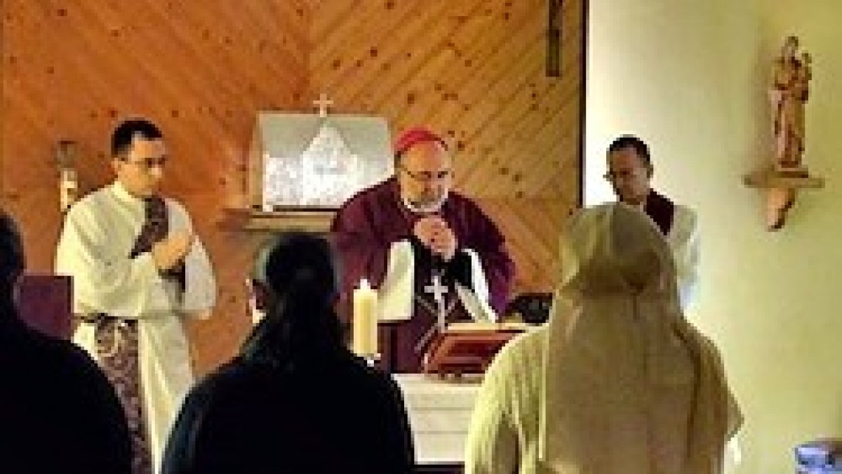 Monseñor Sanz Montes fue nombrado comisario pontificio de Lumen Dei en 2009.