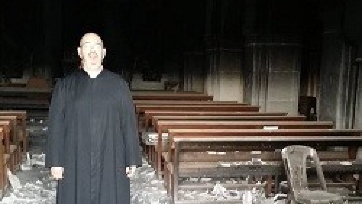 El padre Luis Montes está viendo en primera persona todo el mal causado por Estado Islámico