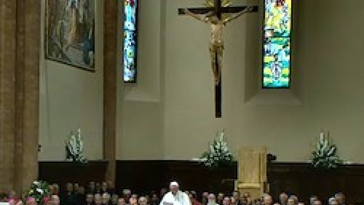 Francisco pidió a los consagrados, y en particular a los sacerdotes, mantener siempre la alegría.