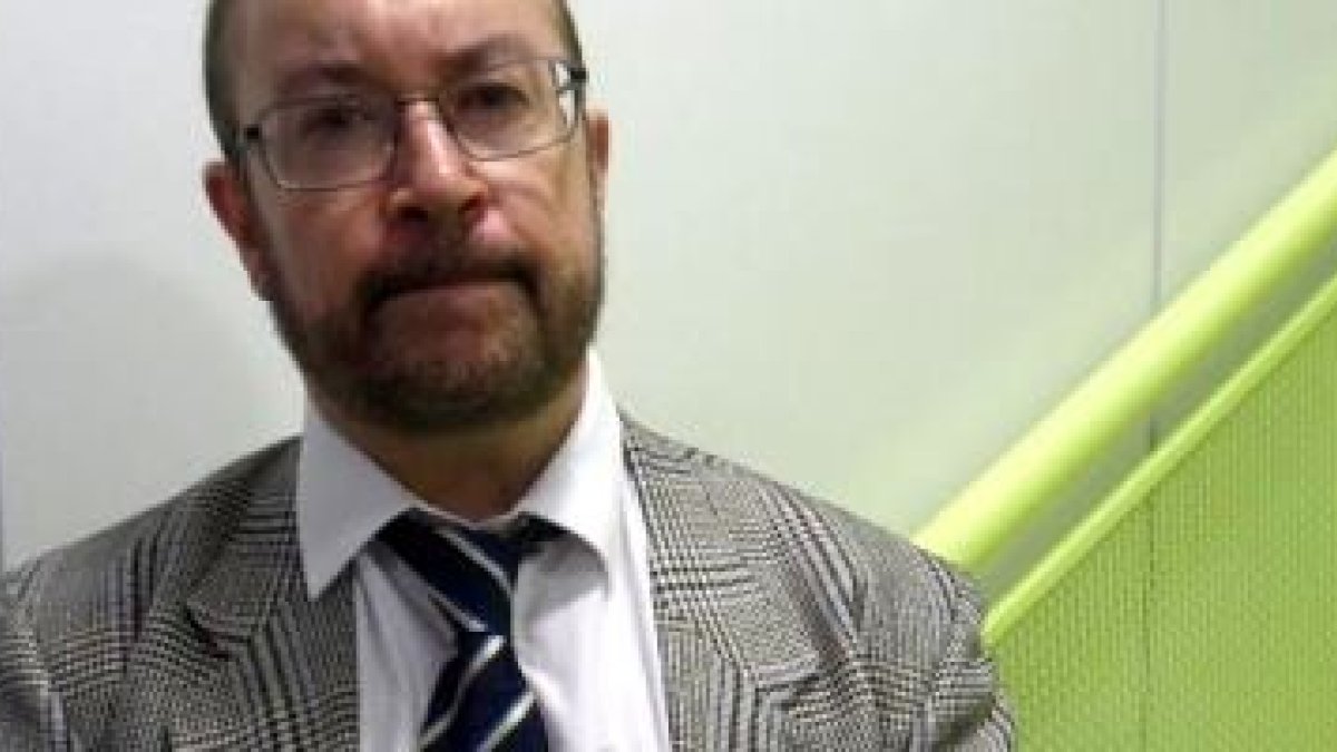 Gary Powell es activista LGTB, pero también activista contra los vientres de alquiler