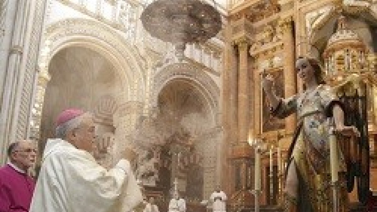 El obispo de Córdoba presidió en la catedral la Eucaristía por la festividad de los Ángeles Custodios