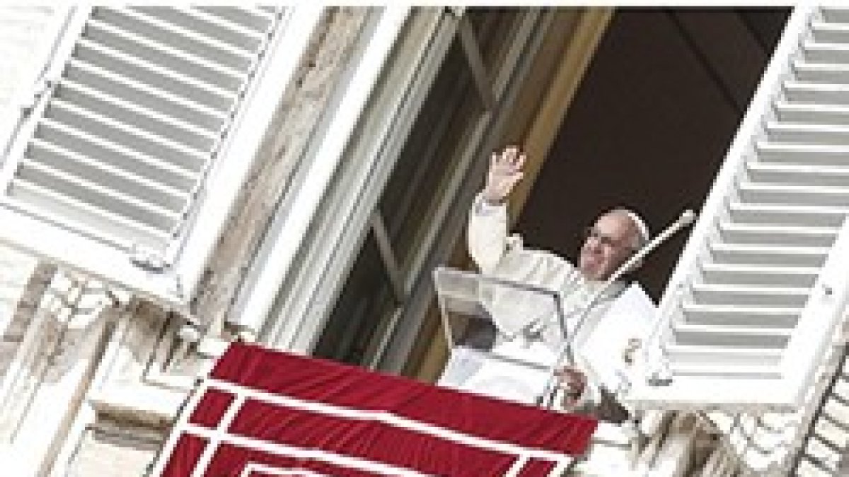 El Papa saludó a los miles de peregrinos presentes en la Plaza de San Pedro