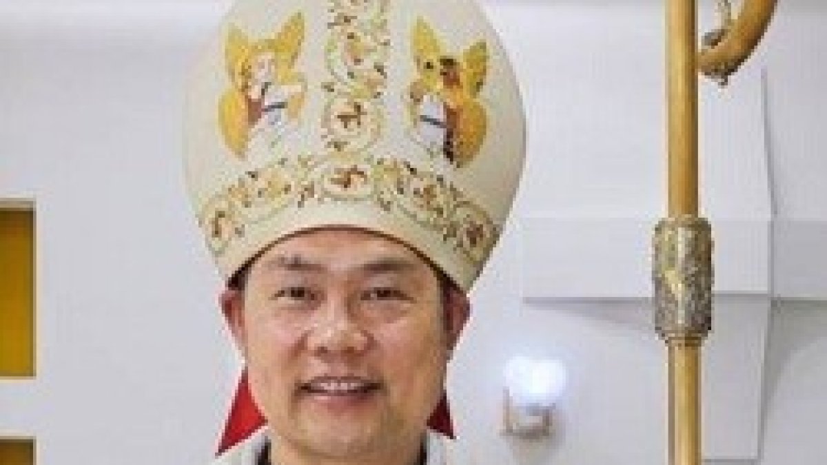 El obispo no llegó ni a presidir el funeral de su antecesor ni a poder tomar posesión