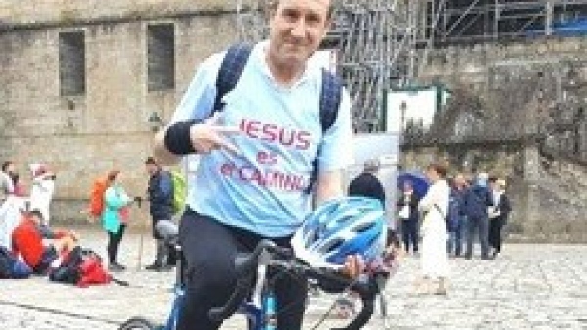 El obispo auxiliar de Santiago, ha hecho el Camino como un peregrino más