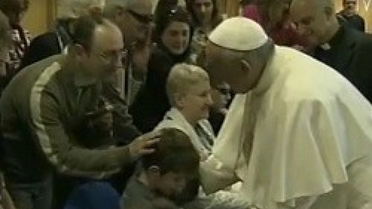 El Papa ha querido visitar un centro para ciegos