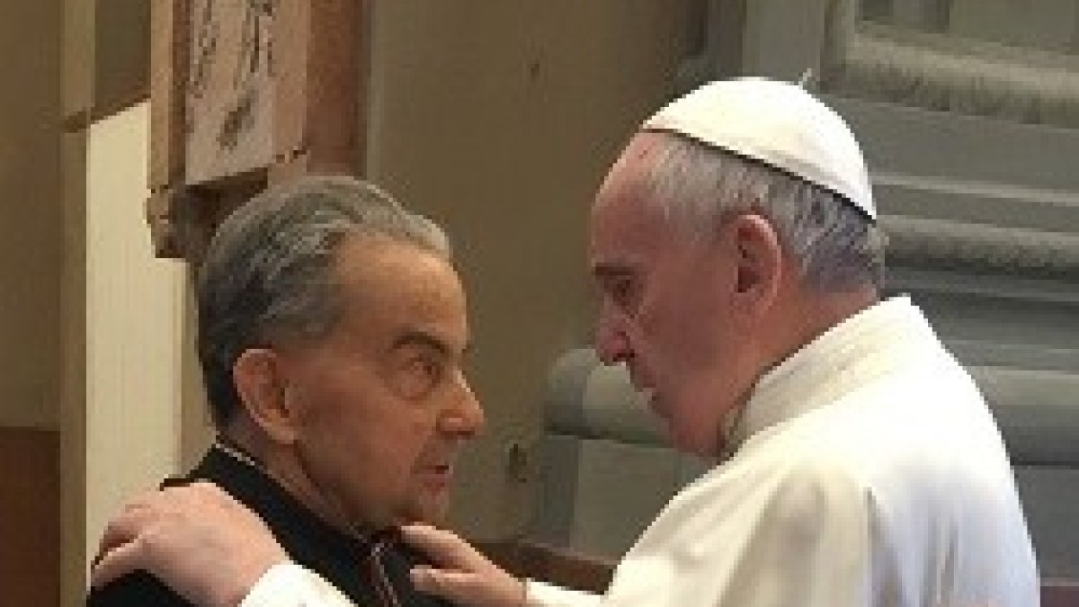 El Papa Francisco, en un encuentro con el cardenal Caffarra