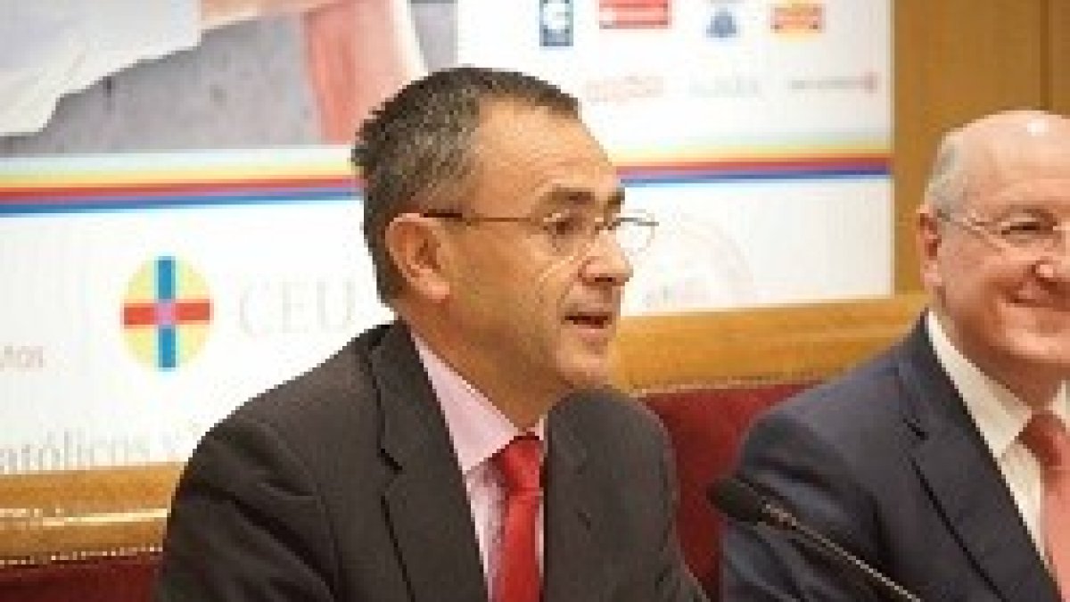 Fernando Giménez Barriocanal fue el encargado de presentar el Congreso Católicos y Vida Pública