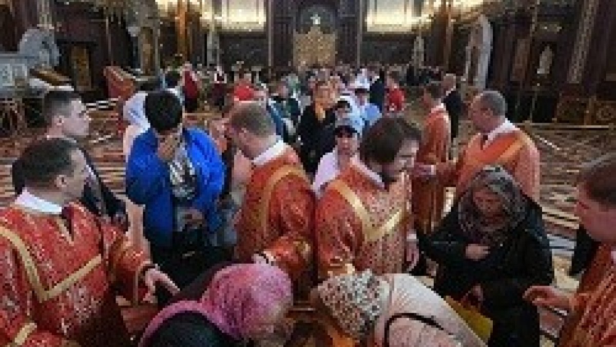 Cientos de miles de personas han querido venerar las reliquias, que han estado expuestas en Moscú y San Petersburgo