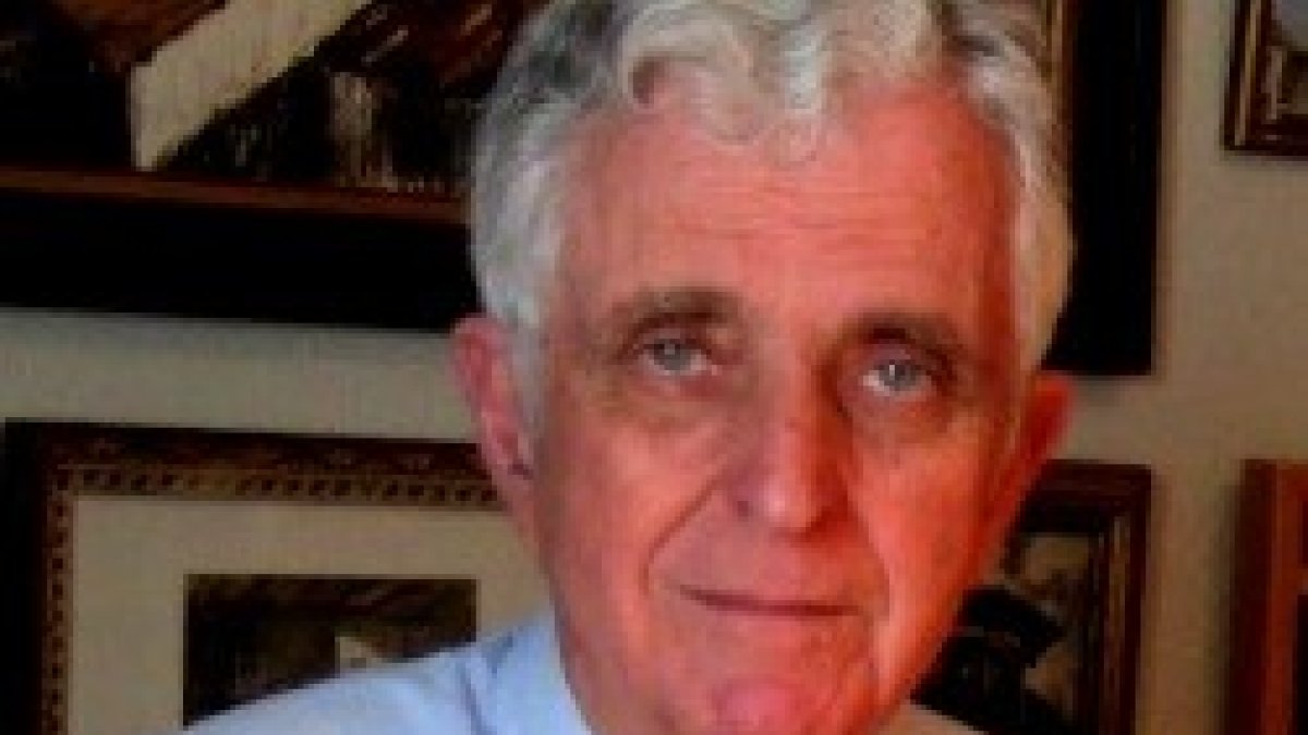 Fernando Poyatos presenta un manual sobre Comunicación no verbal en la liturgia