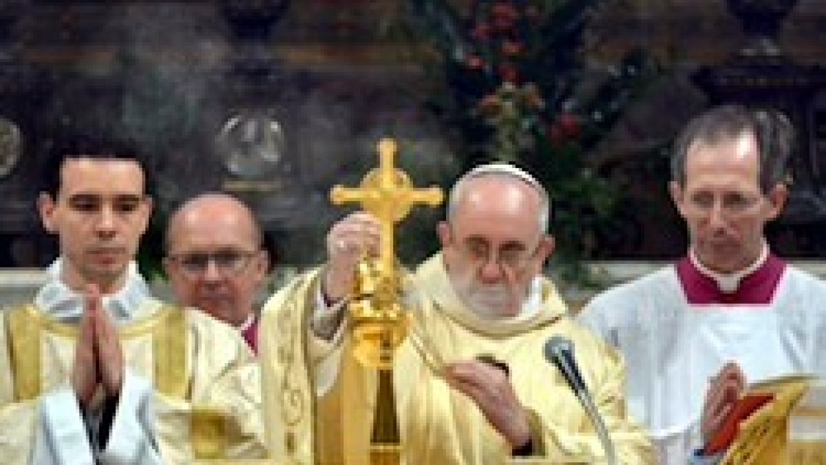 Francisco afirma que hay que superar las prácticas que desfiguran la reforma litúrgica querida por el Concilio.