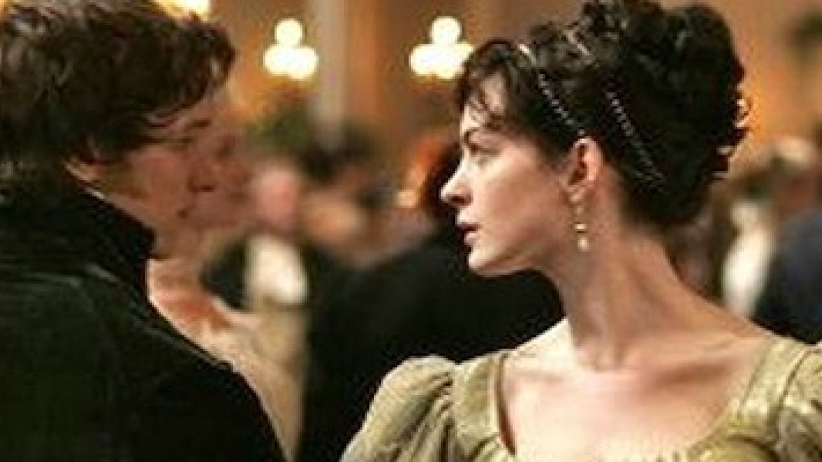 Anne Hathaway y James McAvoy en La joven Jane Austen (2007), de Julian Jarrold.