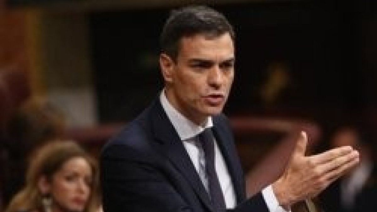 Pedro Sánchez llega a la presidencia con una moción de censura, algo nunca visto en España