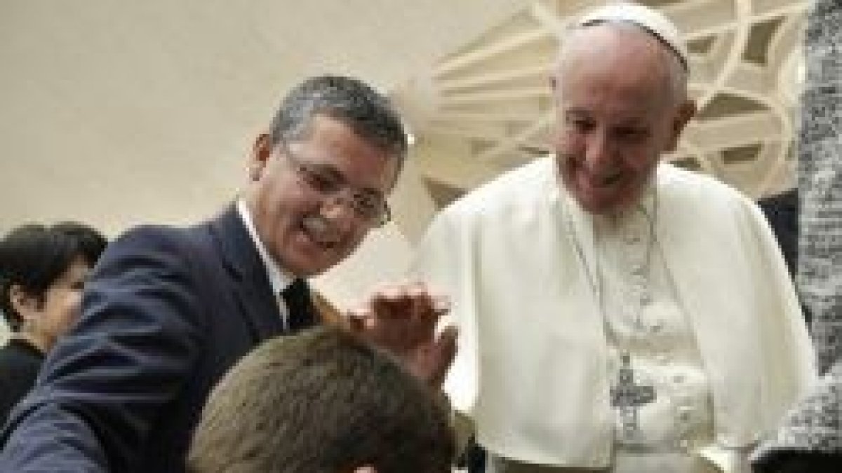 El Papa saluda a la asociación que ayuda a los enfermos de enfermedades ultraminoritarias