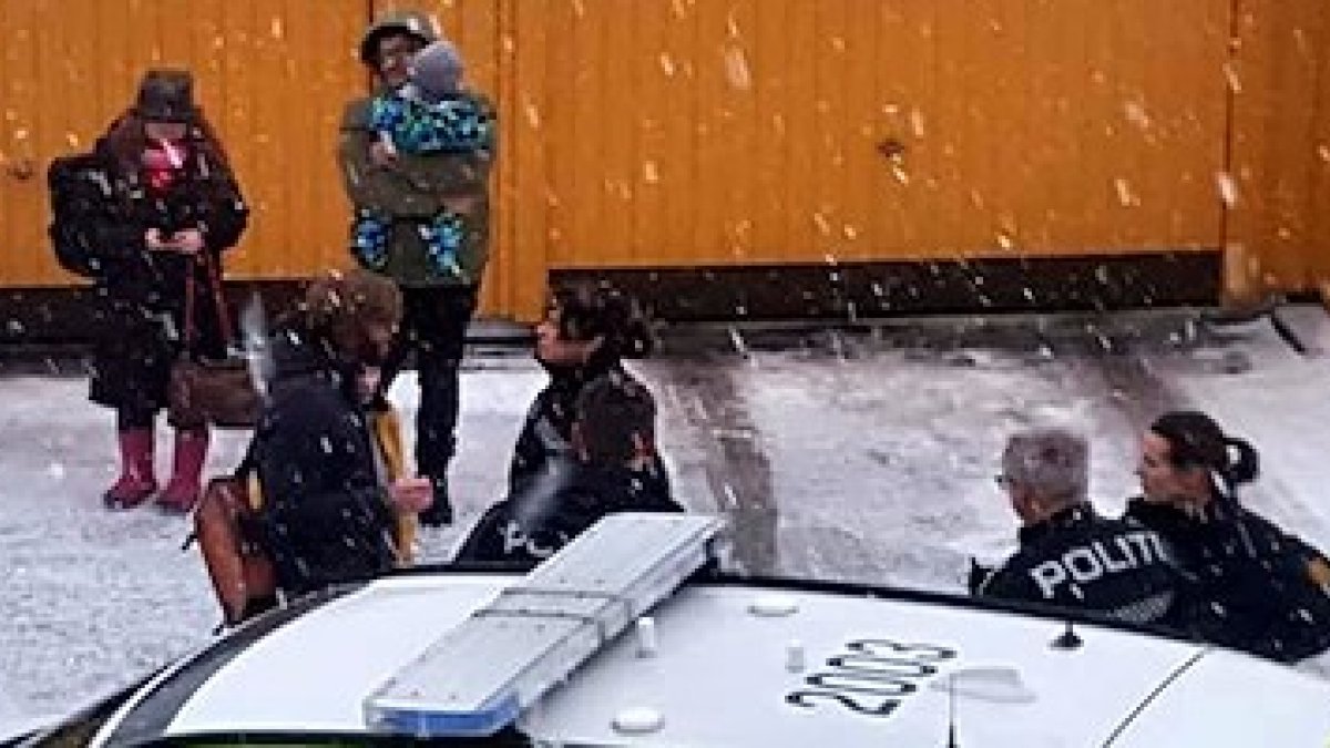 Una intervención del temible Barnevernet, un servicio noruego de bienestar infantil acusado de arrancar a hijos de sus padres con criterios indescifrables.