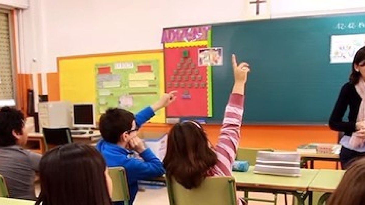 Además de su valor en sí misma, la enseñanza de la Religión es importante por cultura general, formación ética y respeto a los demás, señala el profesor González-Varas.