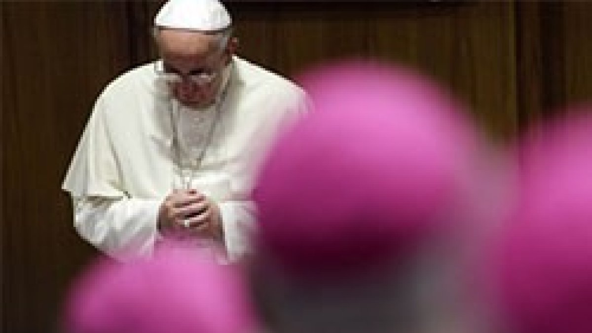 El Papa Francisco pide a los obispos italianos no admitir aspirantes al sacerdocio con tendencia gay