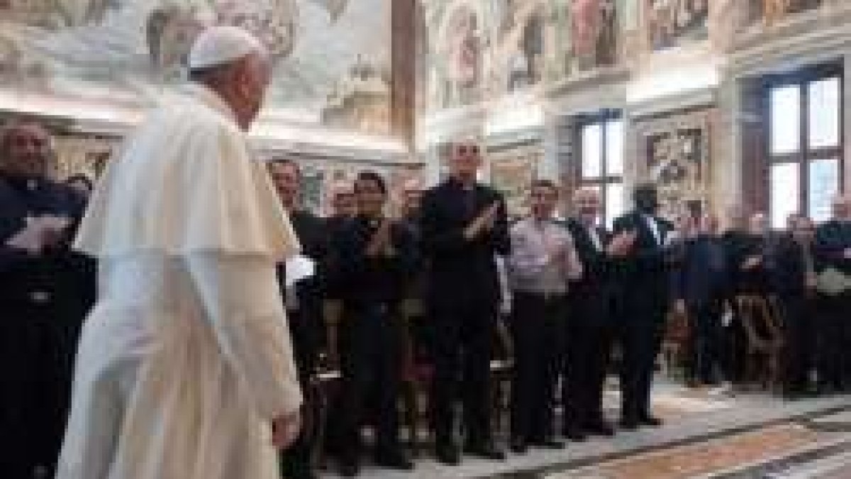 El Papa Francisco con los Misioneros del Sagrado Corazón reunidos en Roma